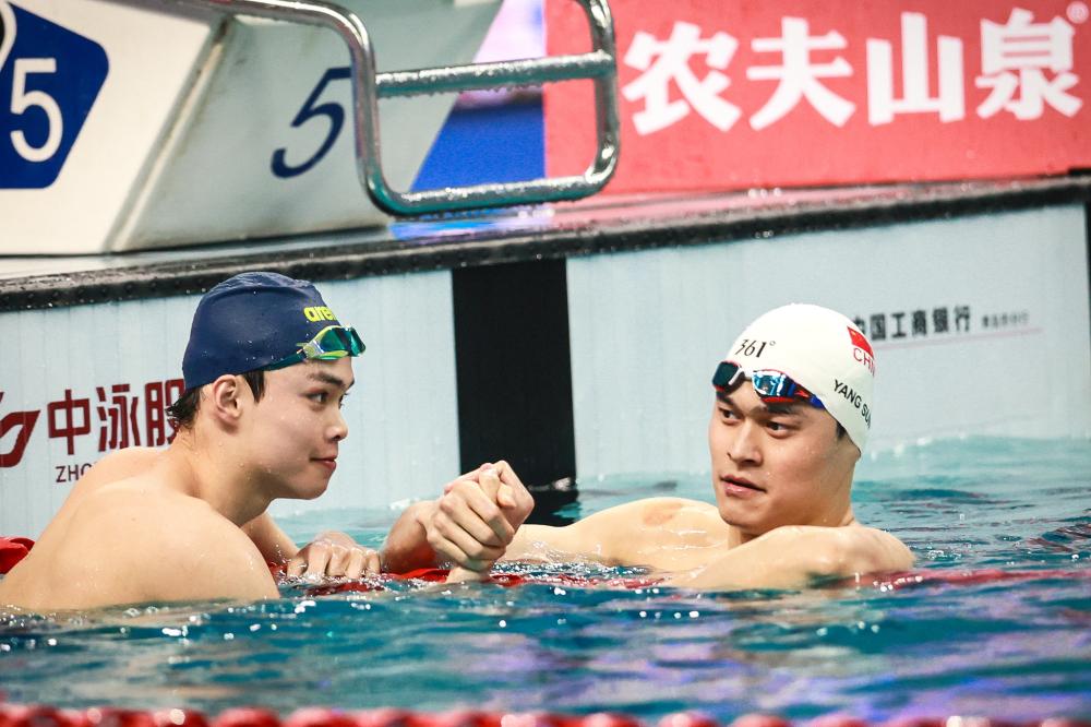 国足友谊赛战胜韩国展现新阵容
